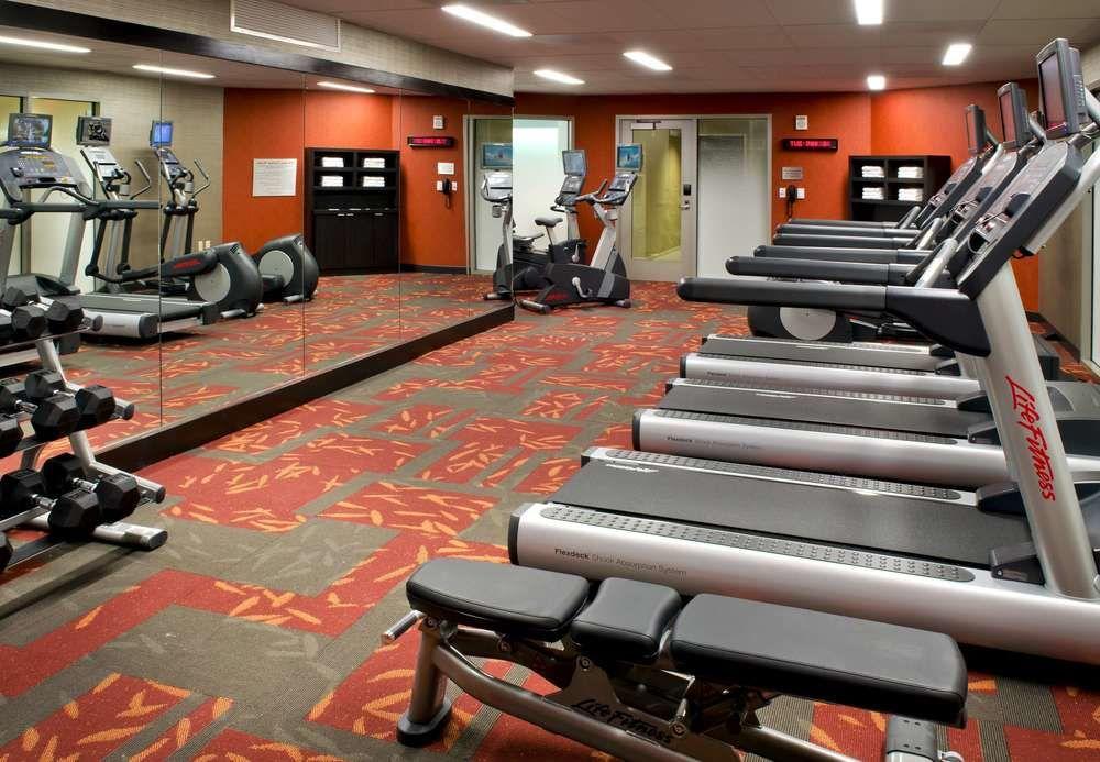 Отель Courtyard By Marriott Washington, D.C./Foggy Bottom Экстерьер фото