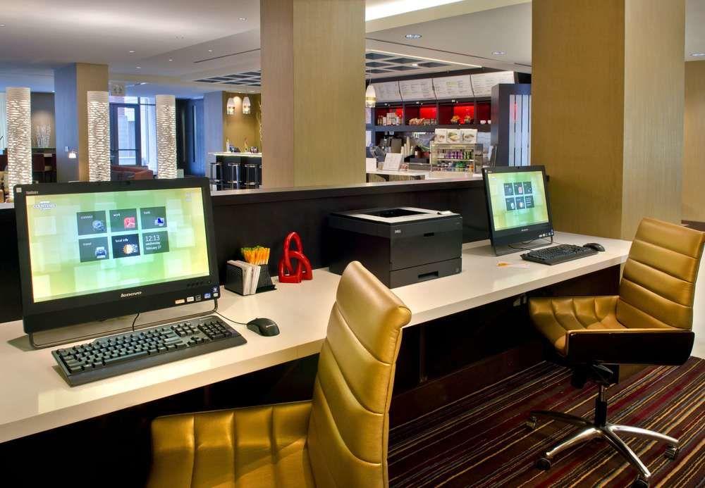 Отель Courtyard By Marriott Washington, D.C./Foggy Bottom Экстерьер фото