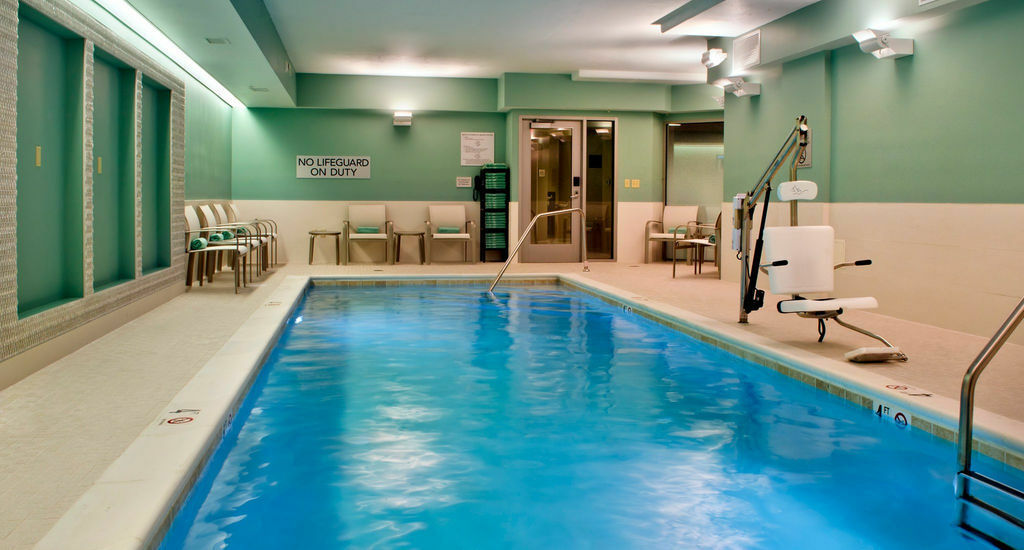 Отель Courtyard By Marriott Washington, D.C./Foggy Bottom Экстерьер фото